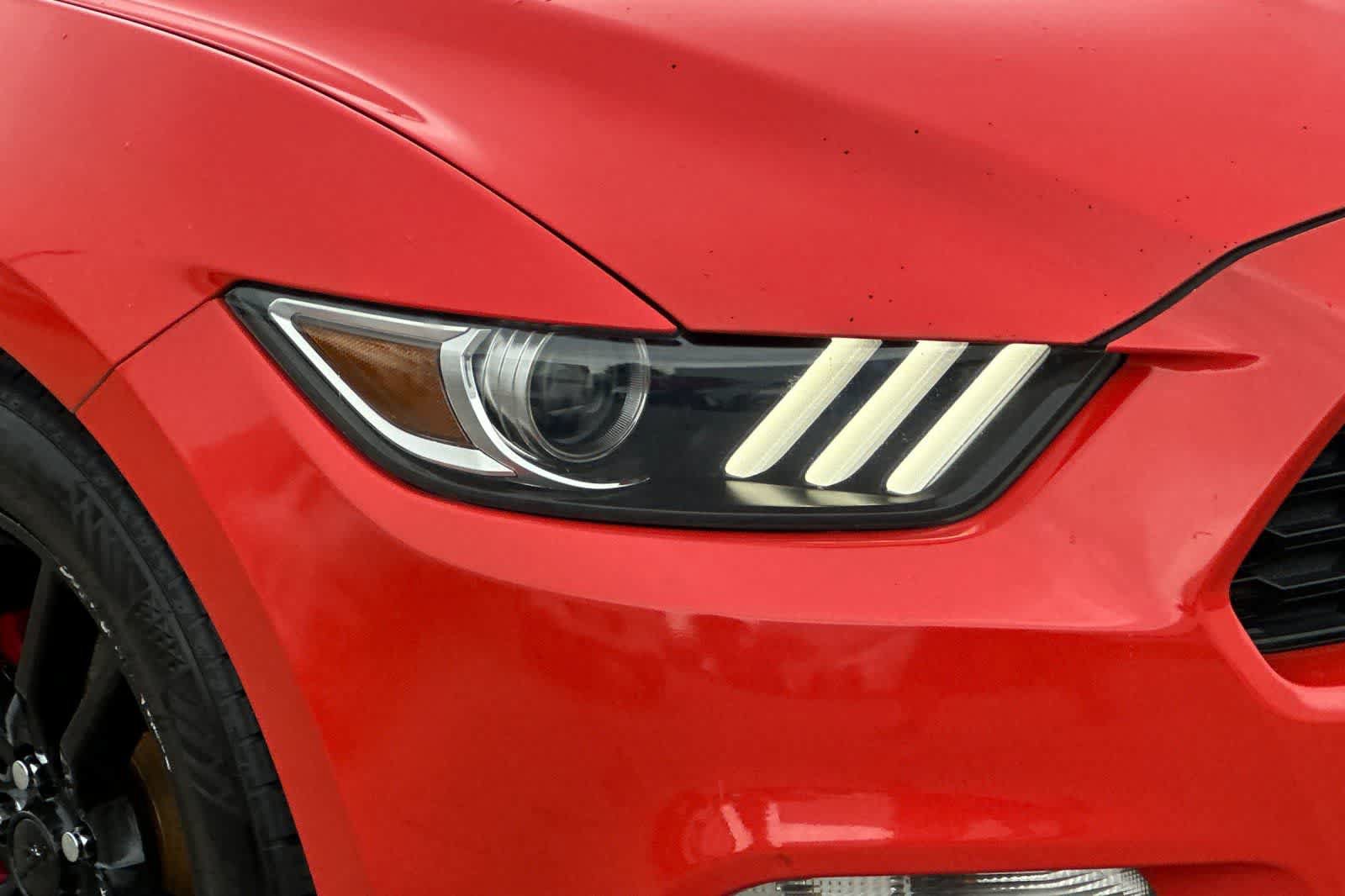 Used 2016 Ford Mustang Coupe RWD image 32