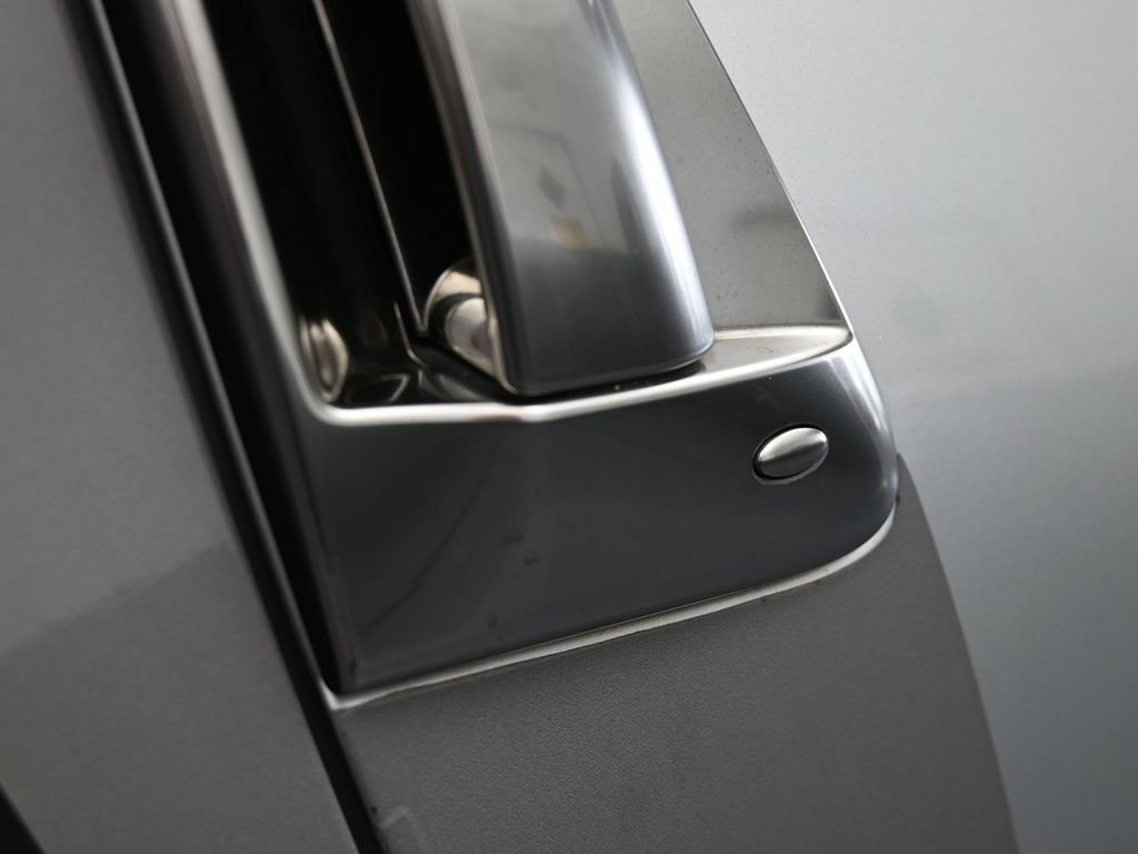 Used 2020 Nissan 370Z w/ Sport Package image 36