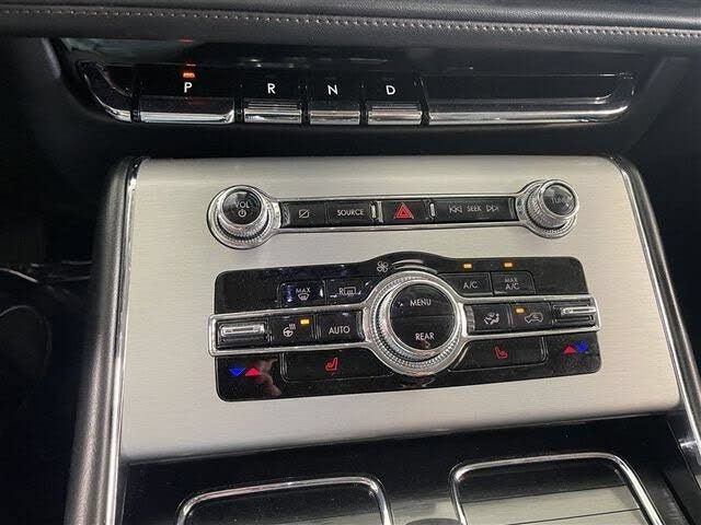 Used 2023 Lincoln Aviator AWD image 14