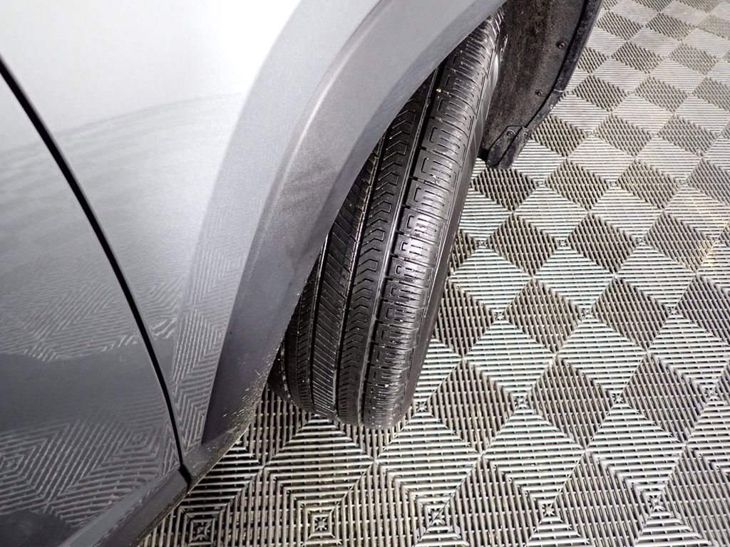 Used 2025 Chevrolet Equinox LT w/ Convenience Package II image 37