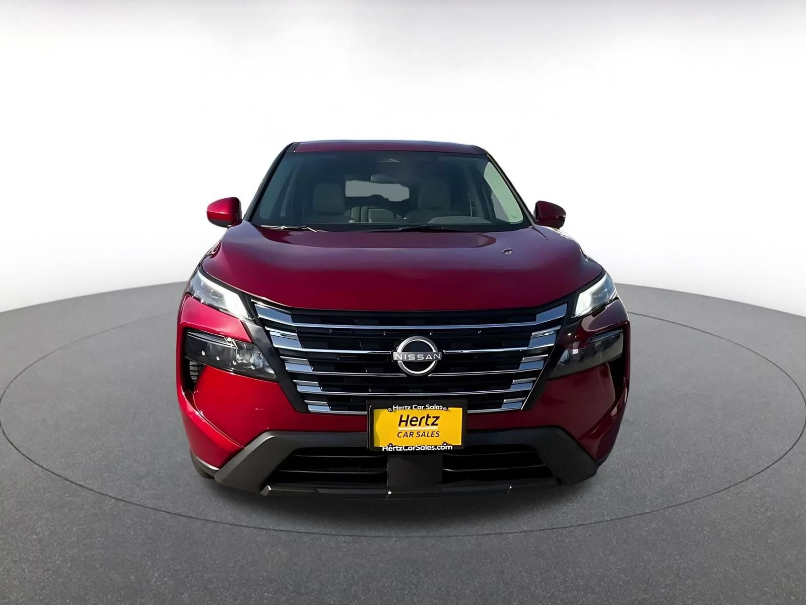 Used 2025 Nissan Rogue SV AWD/4WD image 3