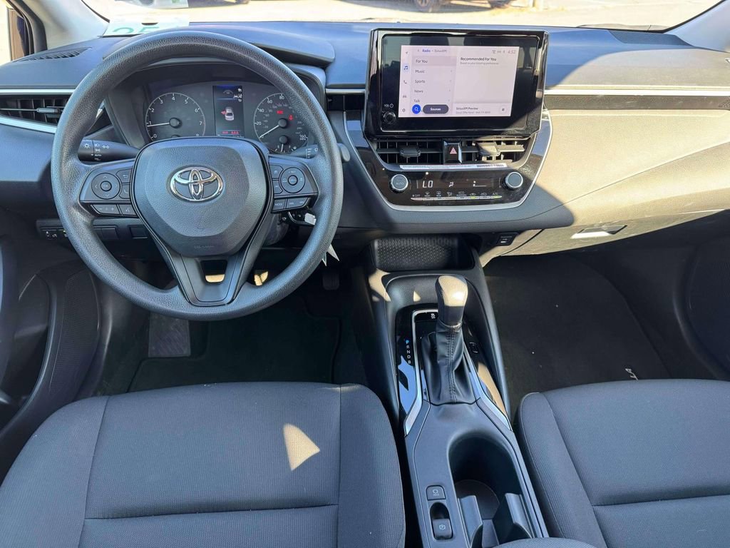 Used 2023 Toyota Corolla LE w/ Carpet Mat Package (TMS) image 17