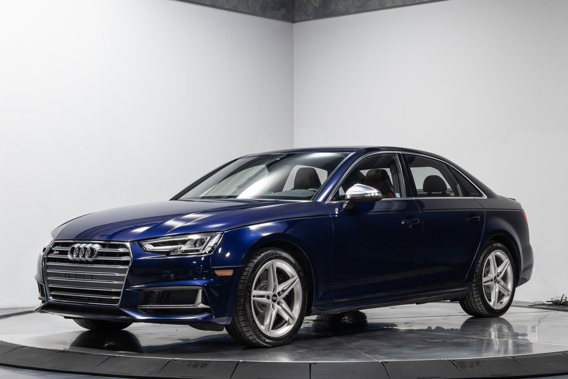 Used 2018 Audi S4 Premium Plus w/ Navigation Package image 2