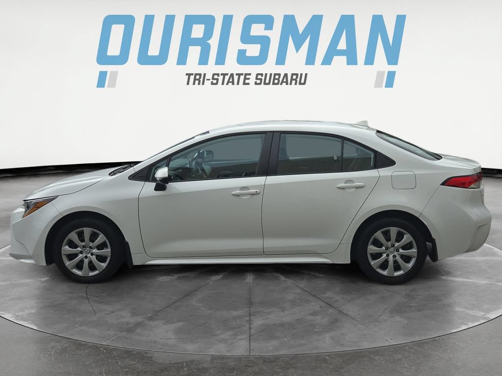 Used 2021 Toyota Corolla LE FWD image 3