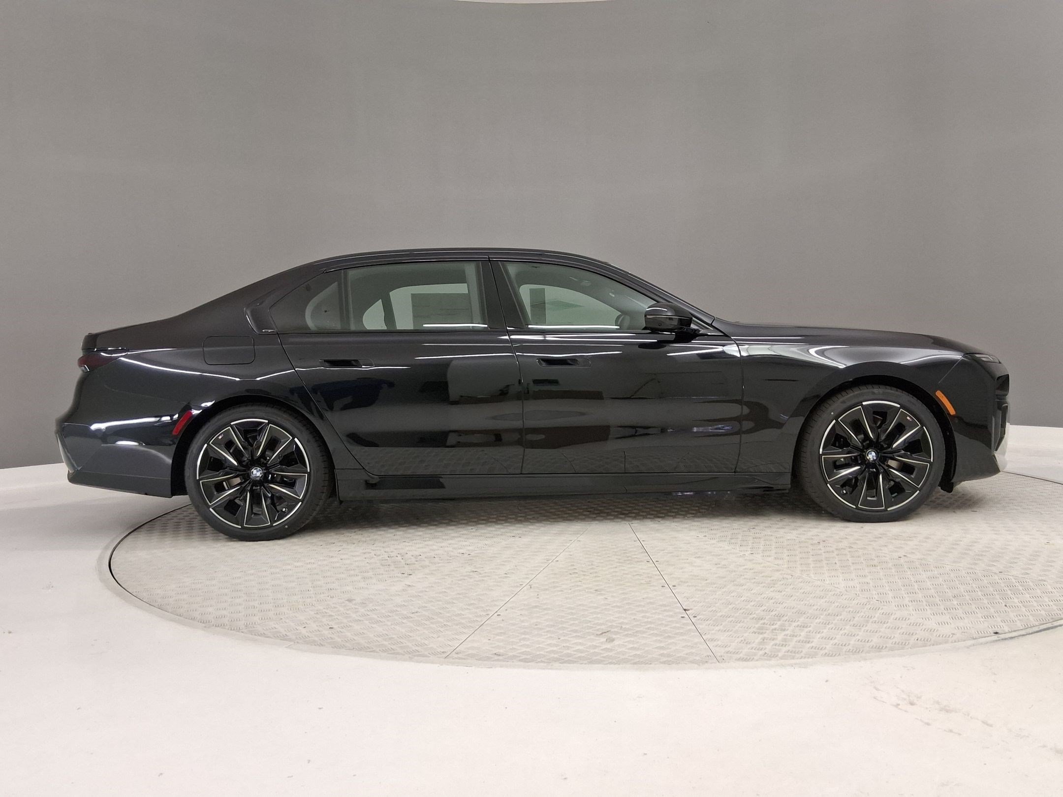 New 2026 BMW 750e xDrive w/ Premium Package AWD/4WD image 6