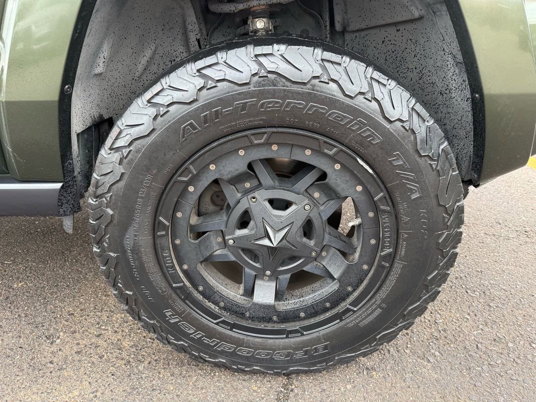 Used 2008 Jeep Commander Sport image 11