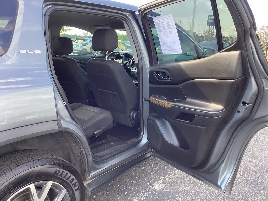 Used 2021 GMC Acadia SLE FWD image 9