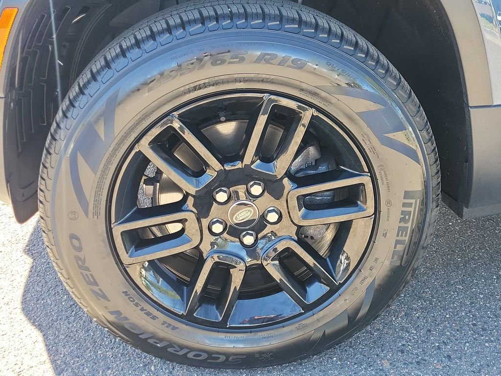 Used 2024 Land Rover Defender 110 S image 10