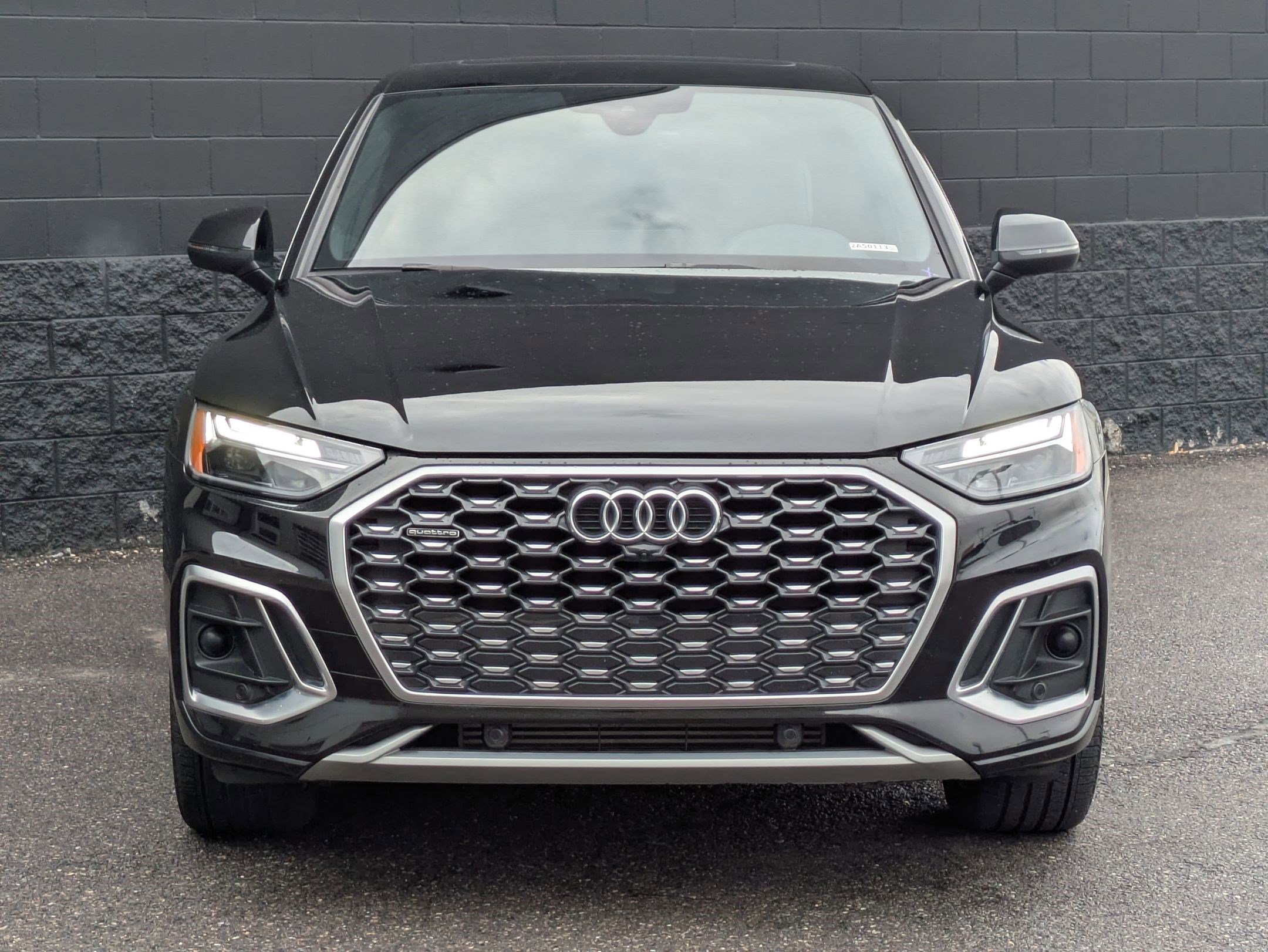 Certified 2025 Audi Q5 2.0T Premium Plus w/ Premium Plus Package image 2