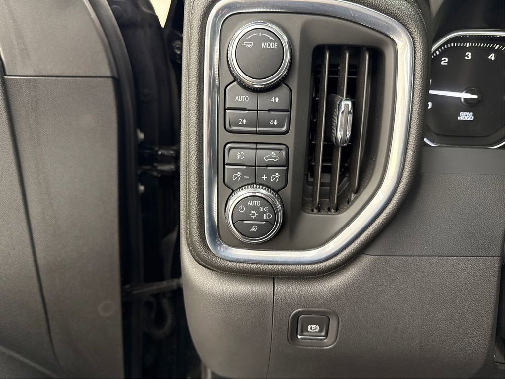 Used 2022 GMC Sierra 1500 Denali w/ Driver Alert Package II AWD/4WD image 26
