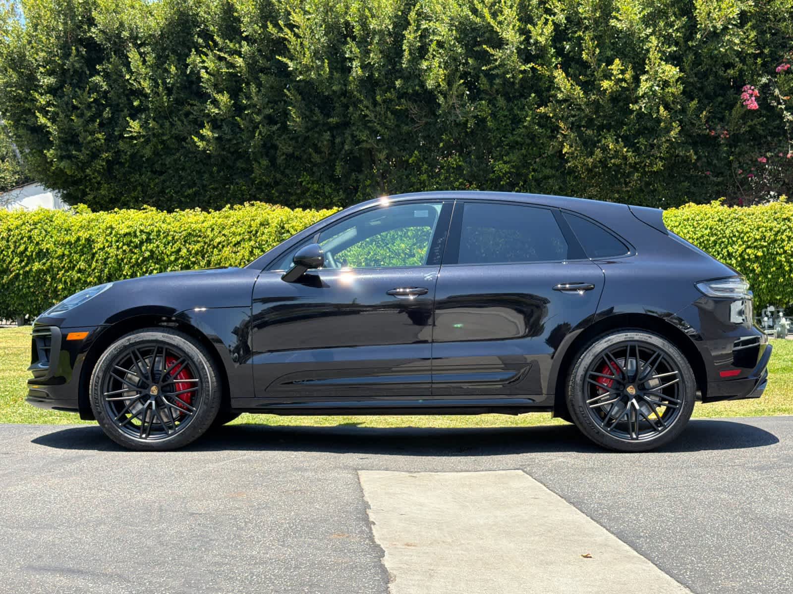 New 2026 Porsche Macan GTS AWD/4WD image 2