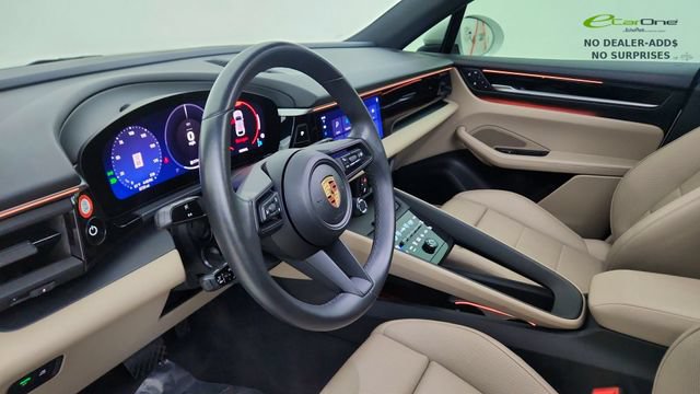 Used 2025 Porsche Macan Electric RWD image 19