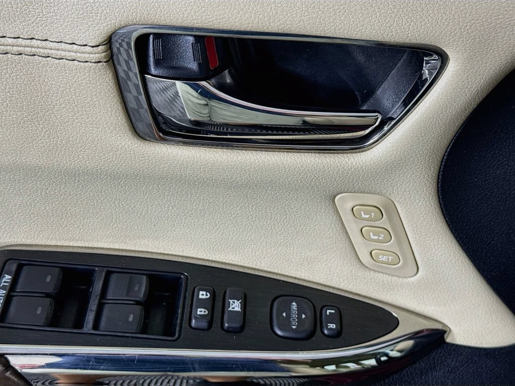 Used 2013 Toyota Avalon Limited FWD image 24