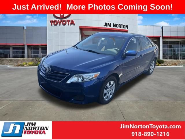 Used 2010 Toyota Camry LE FWD image 3
