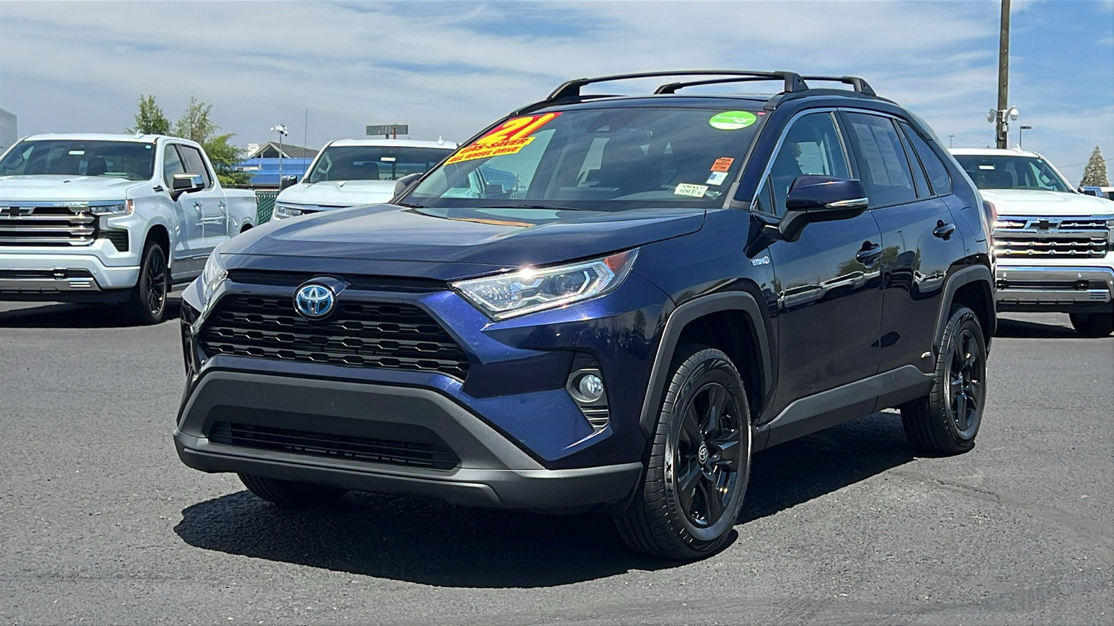 Used 2021 Toyota RAV4 XLE w/ Convenience Package AWD/4WD image 1