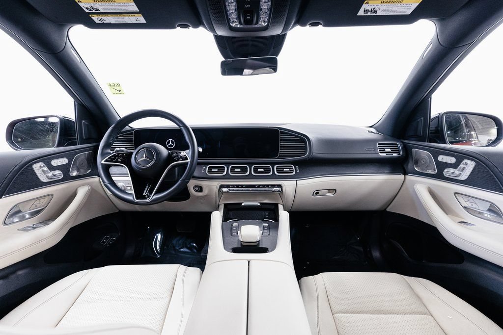 Used 2025 Mercedes-Benz GLE 450e 4MATIC w/ AMG Line Exterior image 26