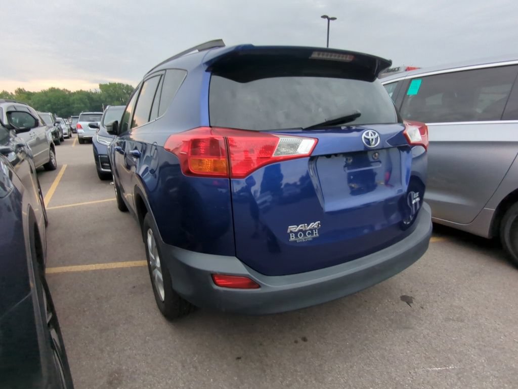 Used 2015 Toyota RAV4 LE AWD/4WD image 4