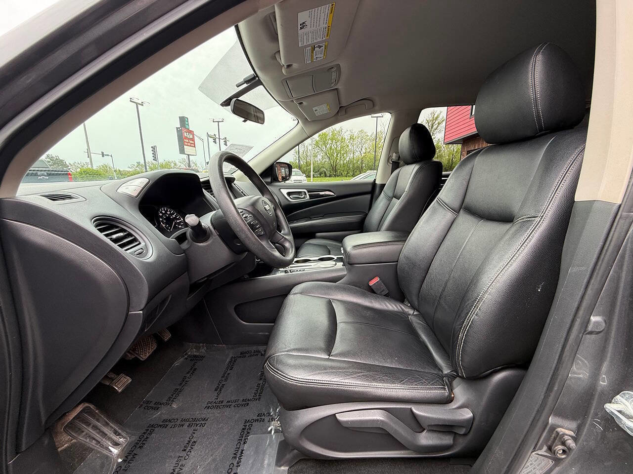 Used 2020 Nissan Pathfinder S FWD image 17