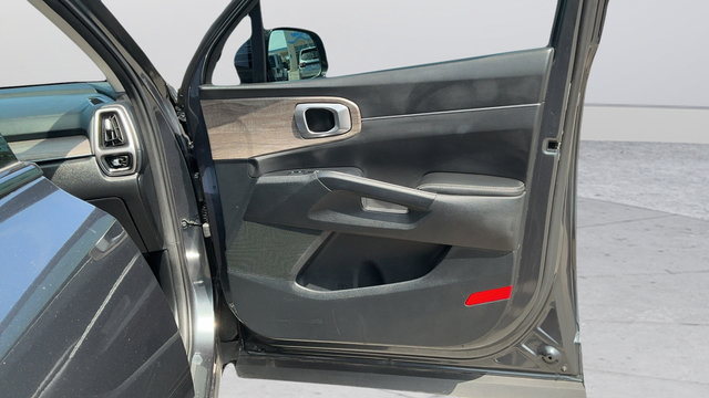 Used 2022 Kia Sorento EX w/ Panoramic Sunroof Package FWD image 23