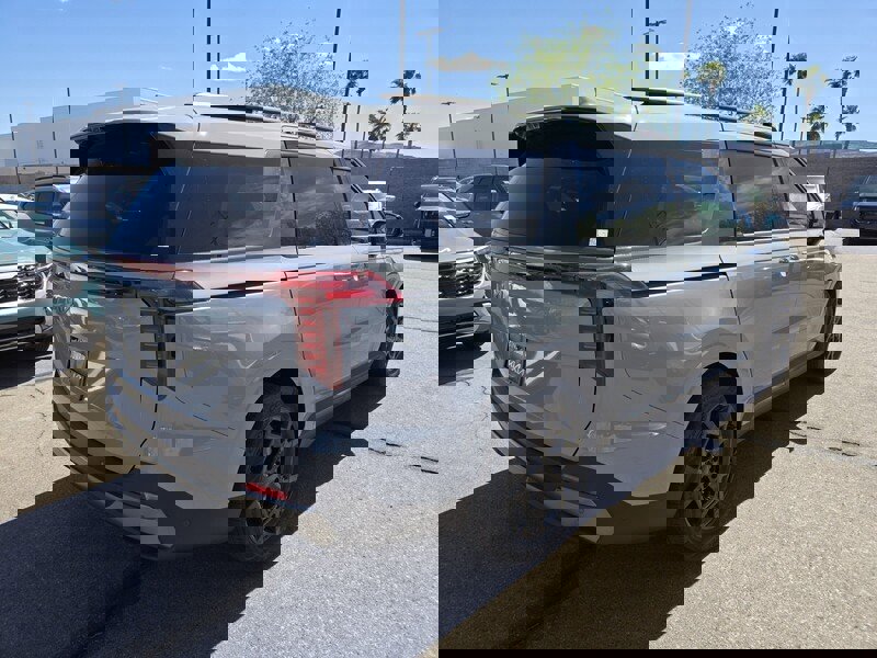 New 2025 Kia Carnival SX Prestige image 3