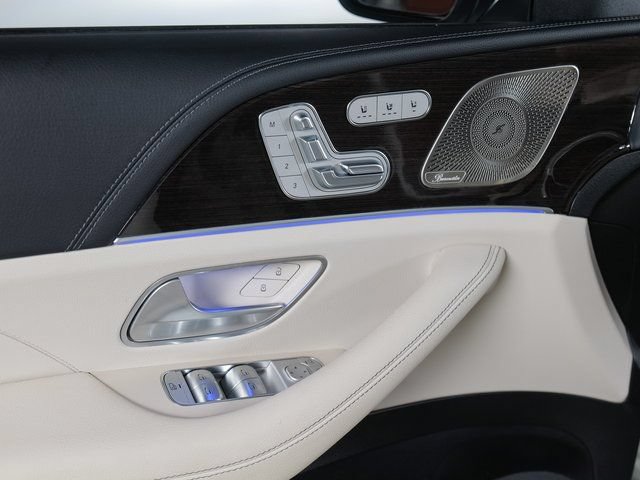 Used 2024 Mercedes-Benz GLS 580 4MATIC image 28