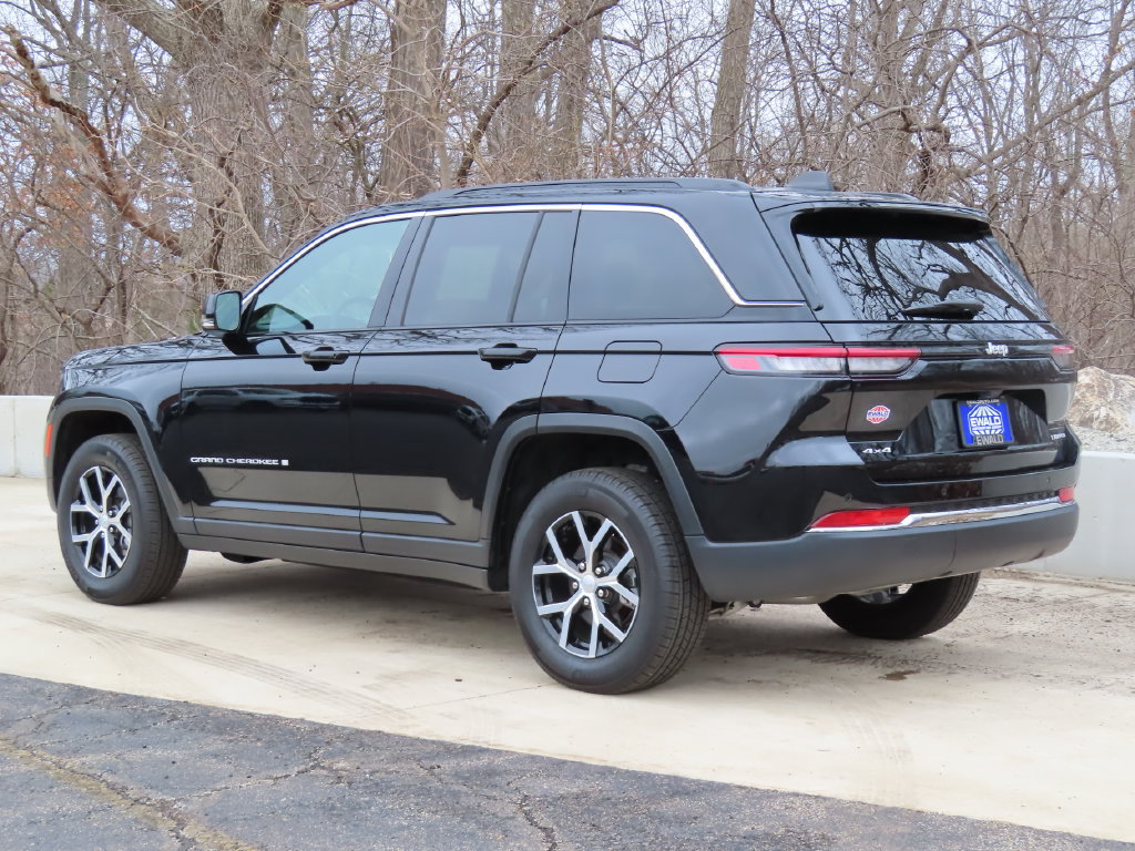 Used 2025 Jeep Grand Cherokee Limited AWD/4WD image 27