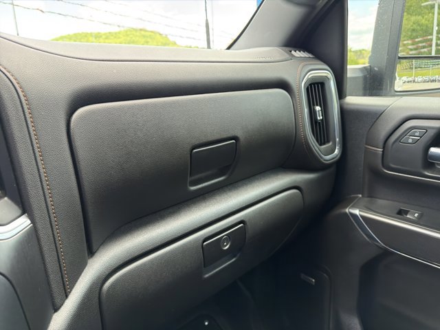 Used 2023 GMC Sierra 2500 AT4 w/ AT4 Premium Plus Package AWD/4WD image 24