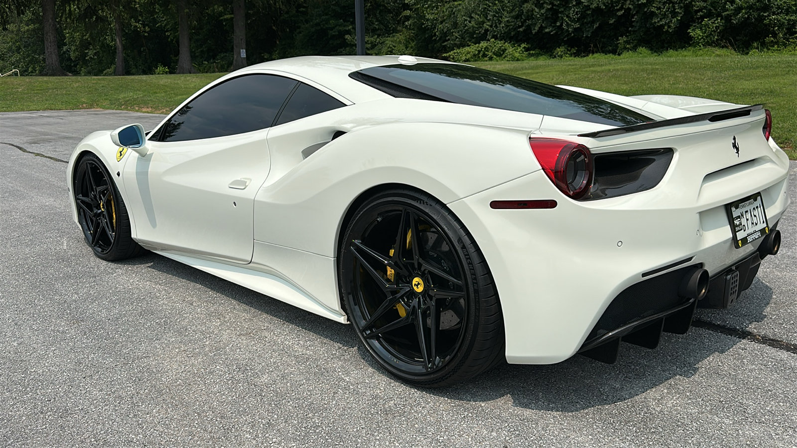 Used 2017 Ferrari 488 GTB RWD image 14