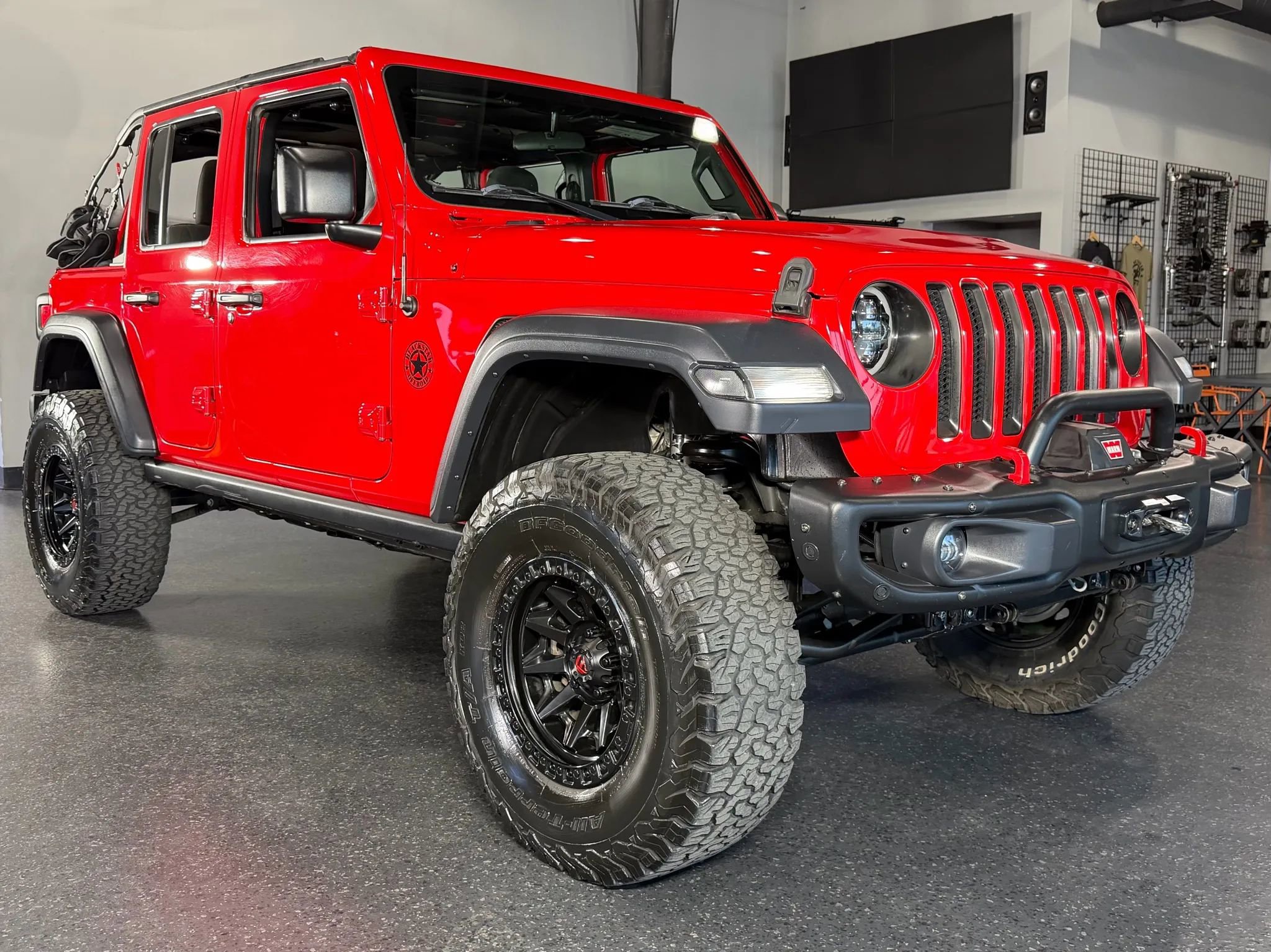 Used 2018 Jeep Wrangler Unlimited Sport image 15