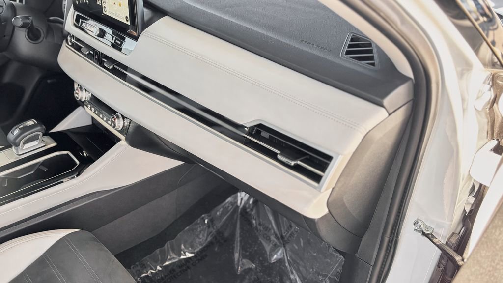 Used 2025 Mitsubishi Outlander SE FWD image 38