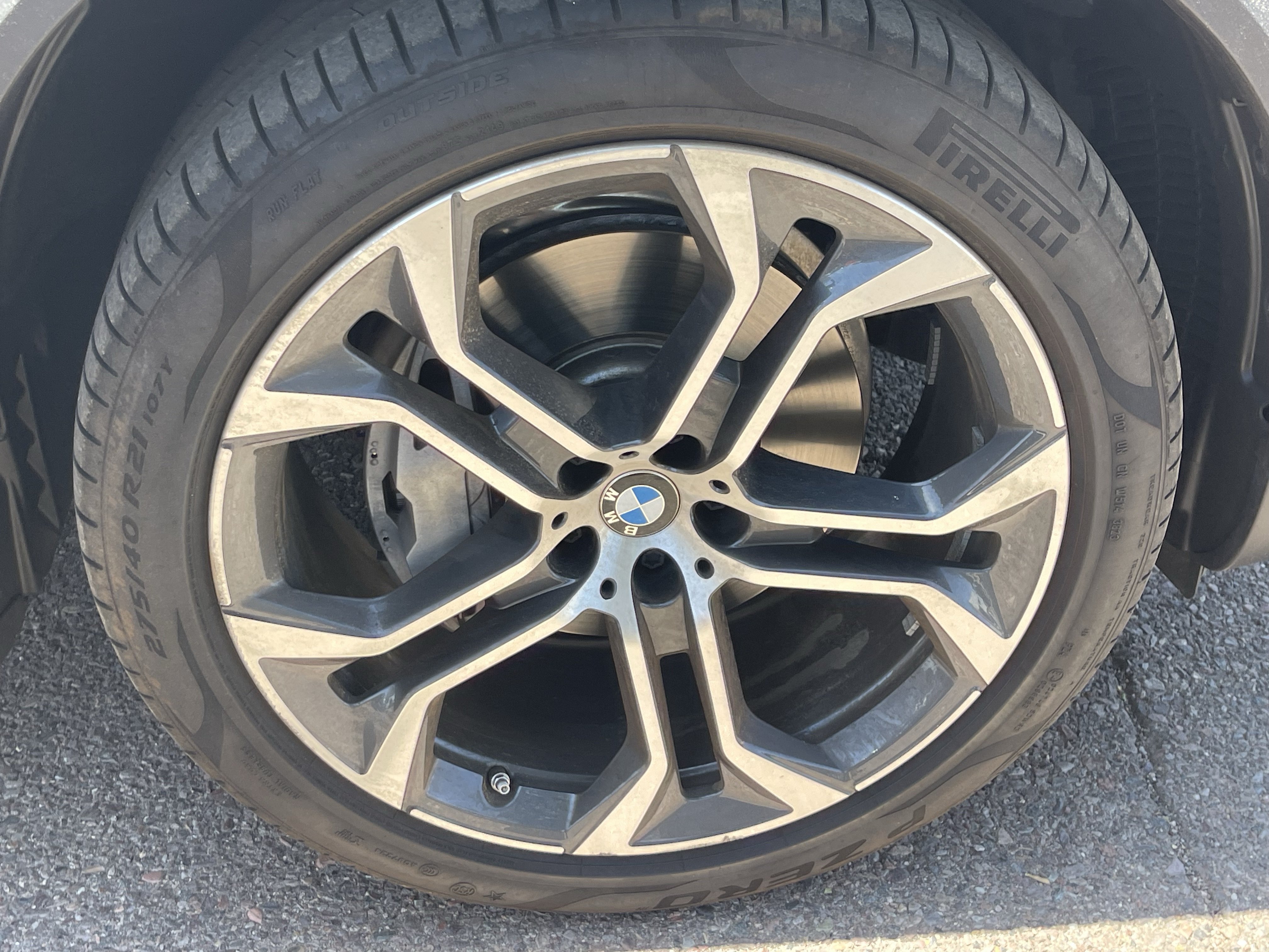 Used 2024 BMW X5 xDrive40i w/ Premium Package AWD/4WD image 9
