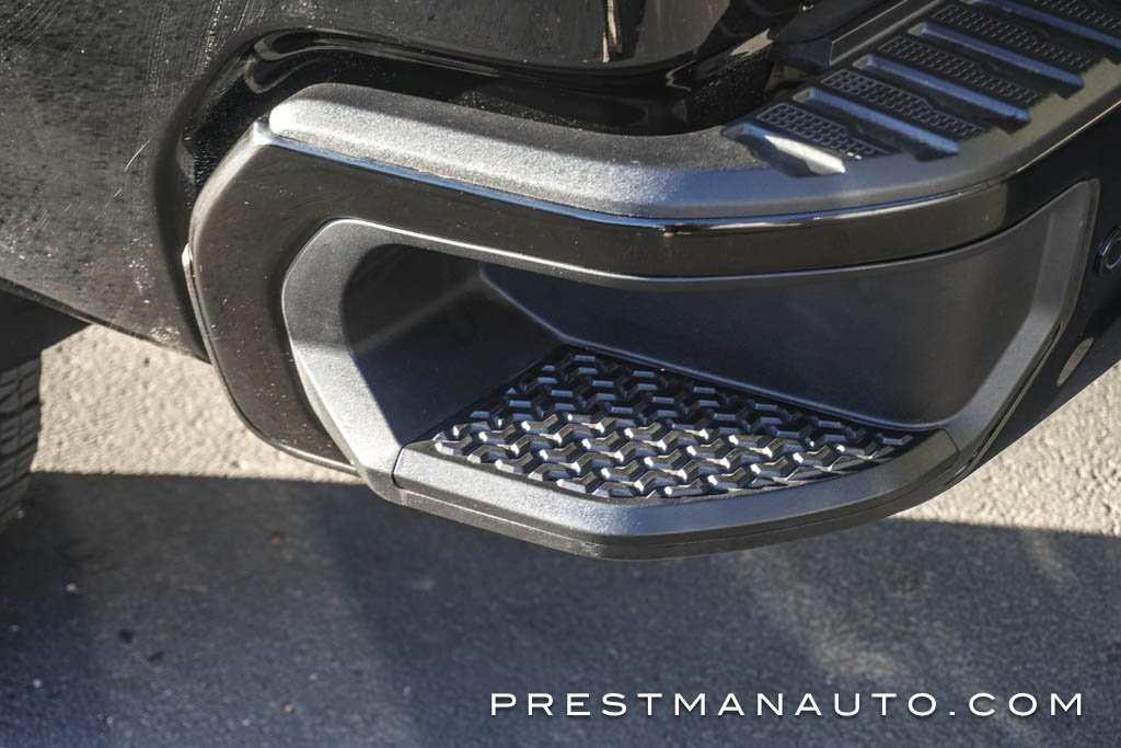 Used 2025 Chevrolet Silverado 3500 High Country w/ Technology Package image 25