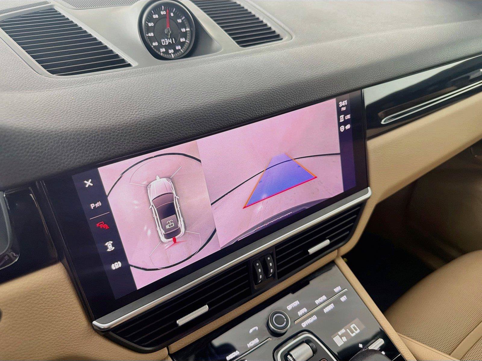 Certified 2023 Porsche Cayenne Platinum Edition AWD/4WD image 17