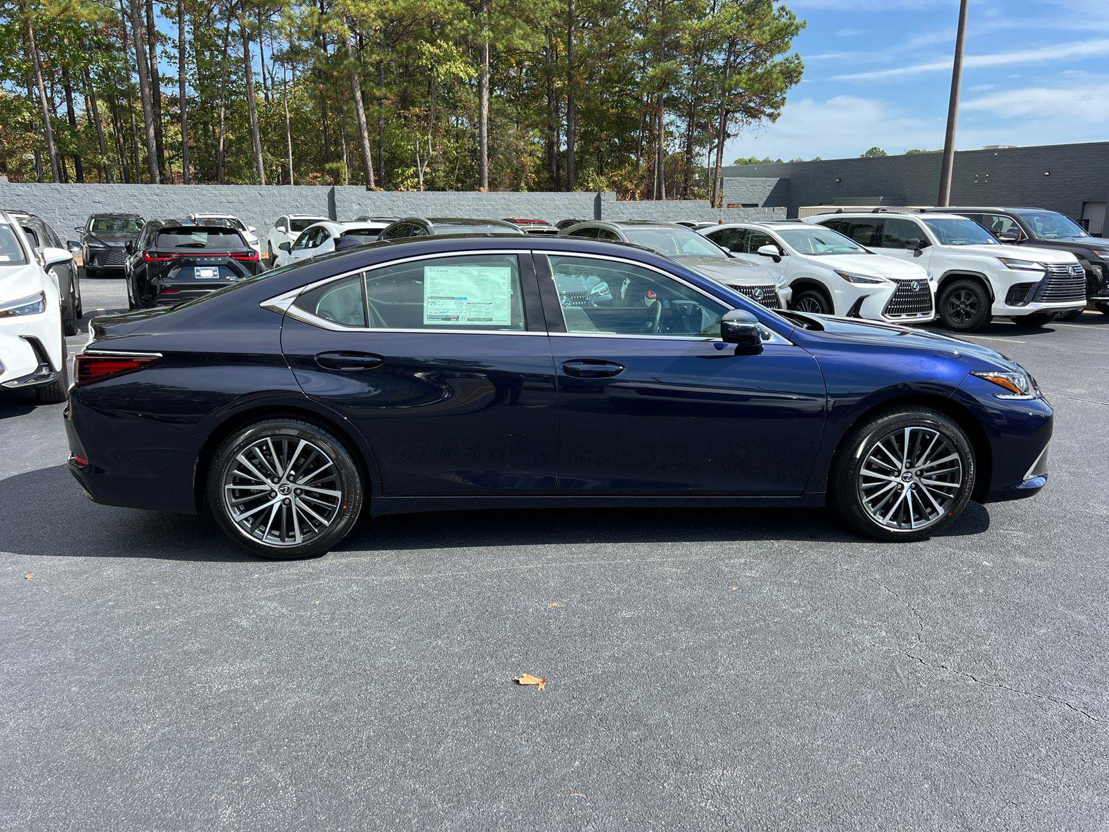 New 2025 Lexus ES 350 w/ Premium Package image 5