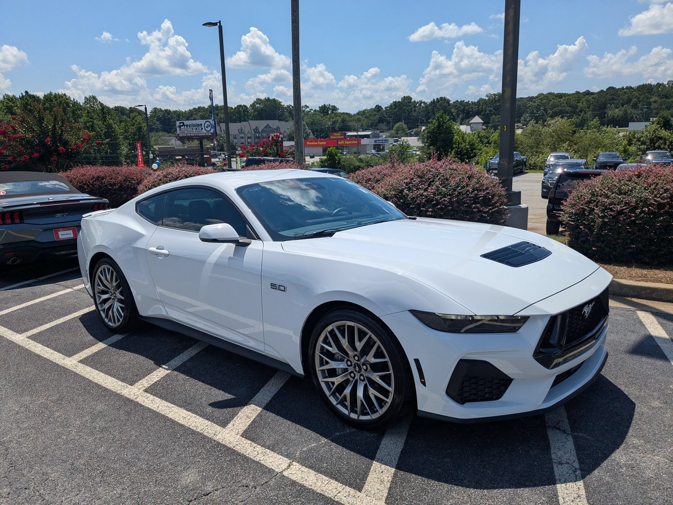 Used 2025 Ford Mustang GT Premium RWD image 3