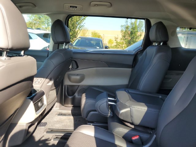 New 2027 Kia Carnival EX FWD image 15