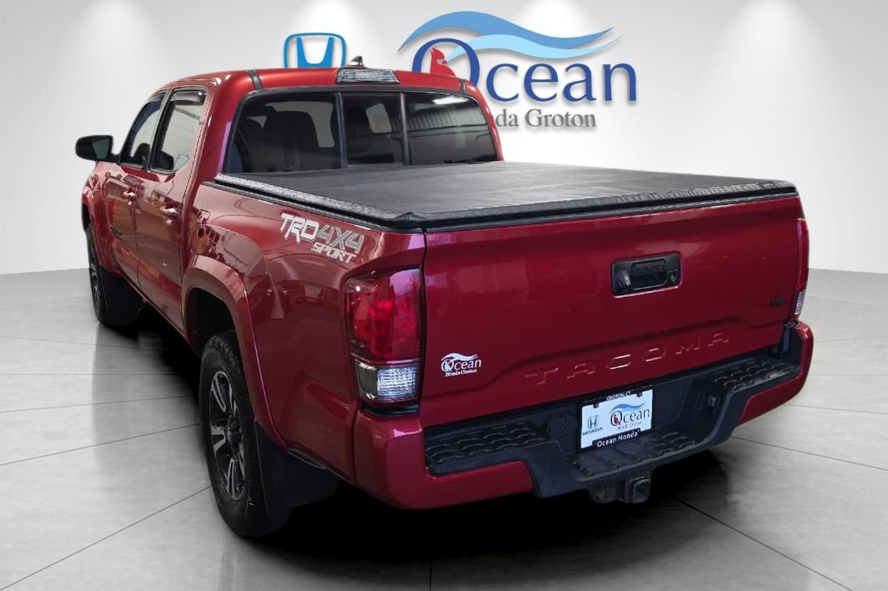 Used 2016 Toyota Tacoma TRD Sport w/ Towing Package image 5