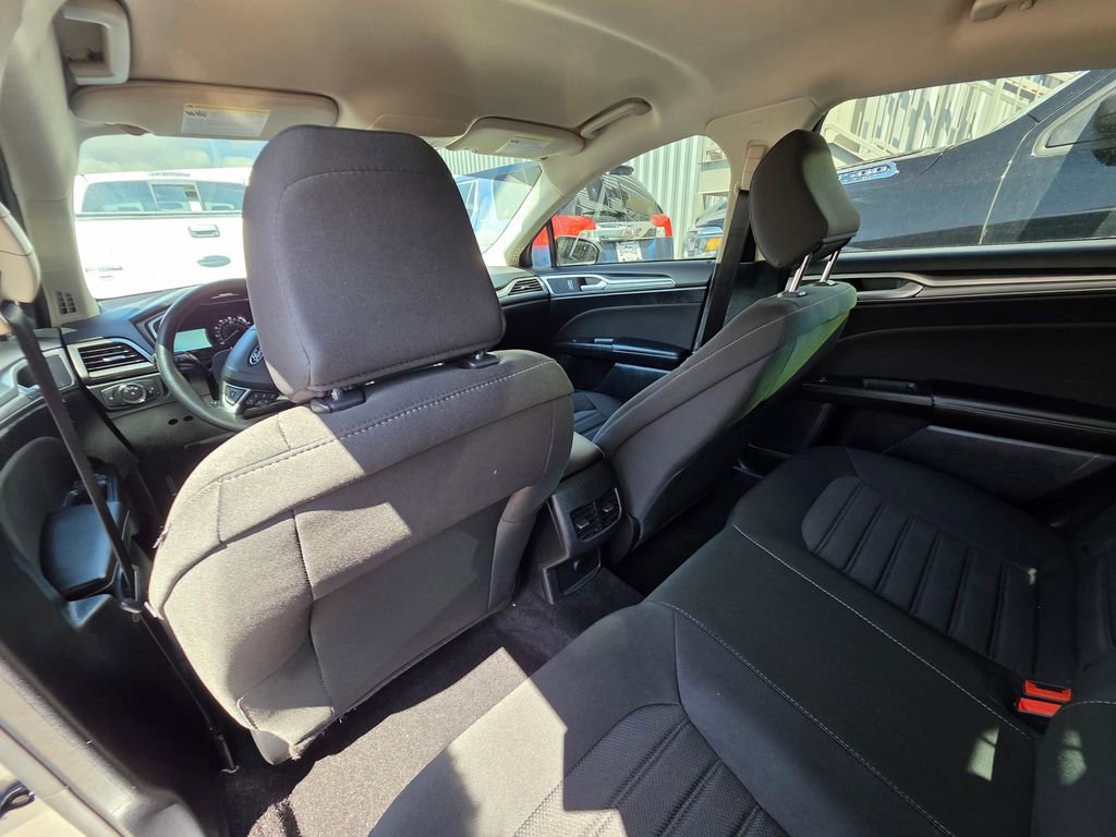 Used 2020 Ford Fusion SE AWD/4WD image 9