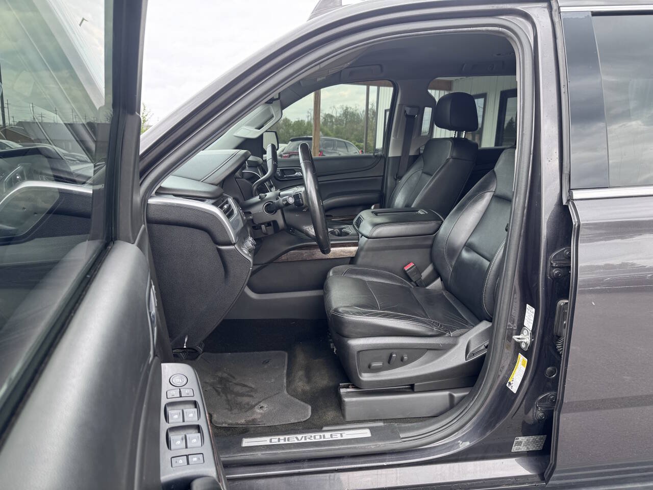 Used 2018 Chevrolet Suburban LT AWD/4WD image 12