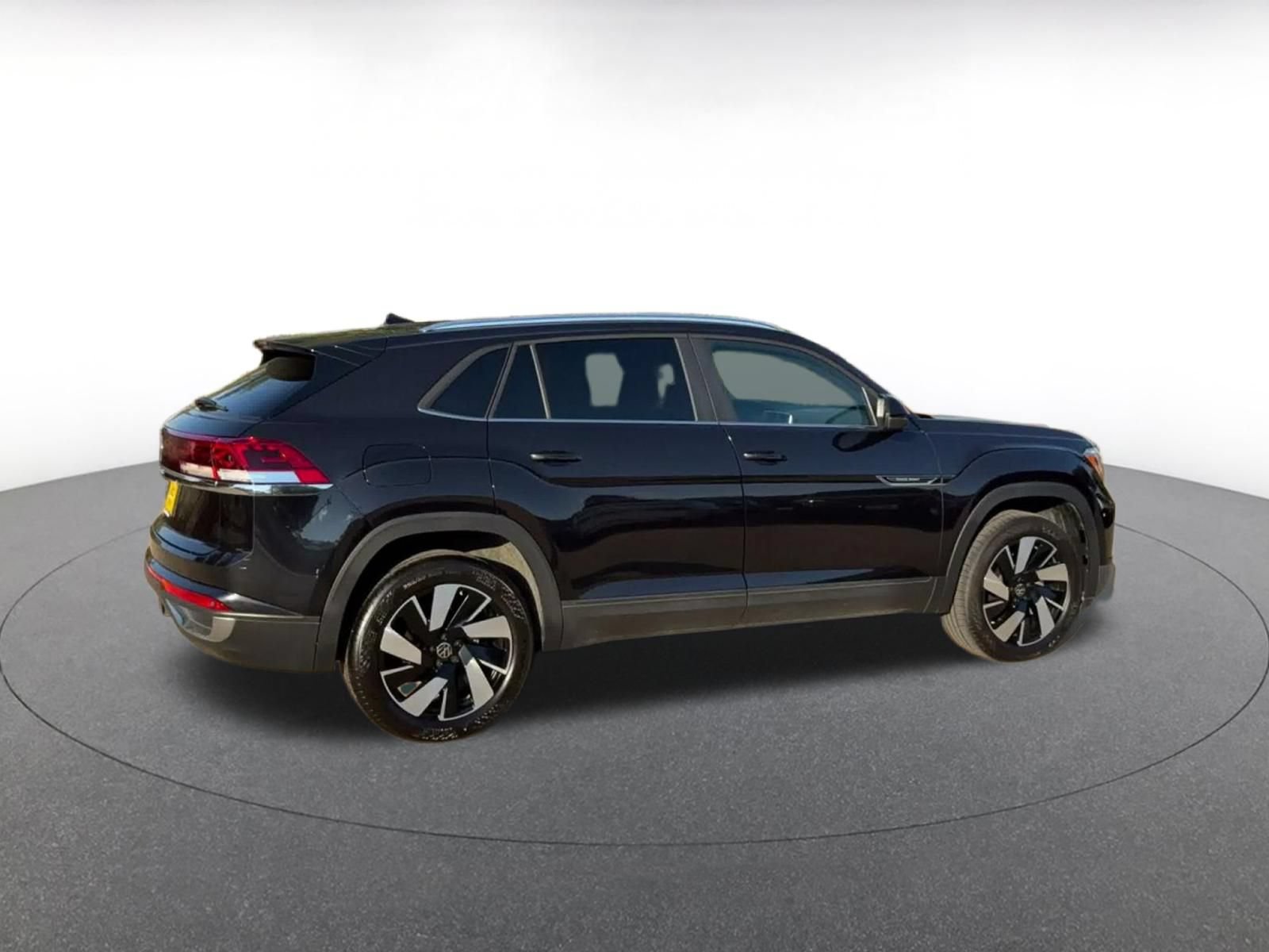Used 2026 Volkswagen Atlas Cross Sport SE FWD image 14