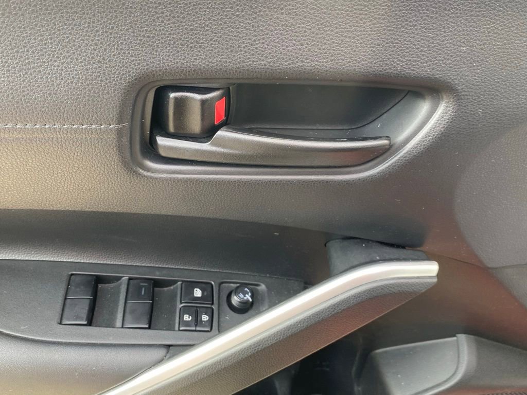 Used 2022 Toyota Corolla Cross LE image 22