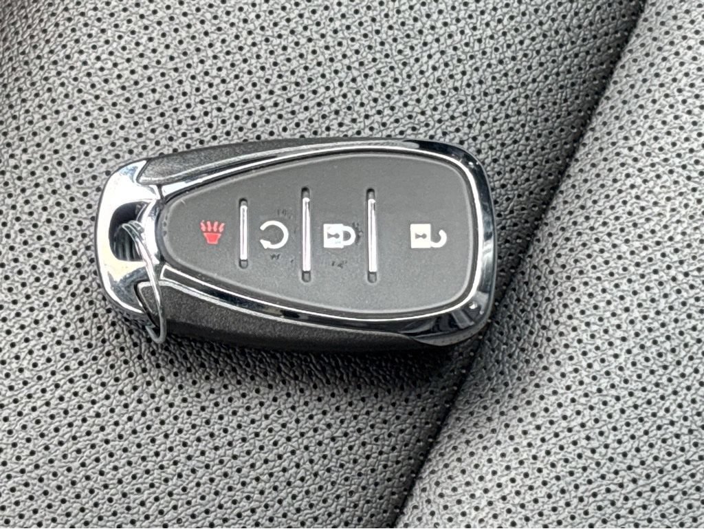 Used 2025 Chevrolet Trax ACTIV w/ Driver Confidence Package FWD image 27