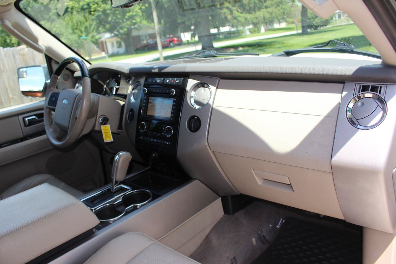 Used 2014 Ford Expedition Limited w/ Equipment Group 301A AWD/4WD image 44