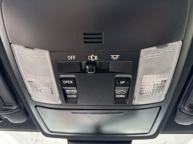 Used 2017 Toyota RAV4 SE image 47