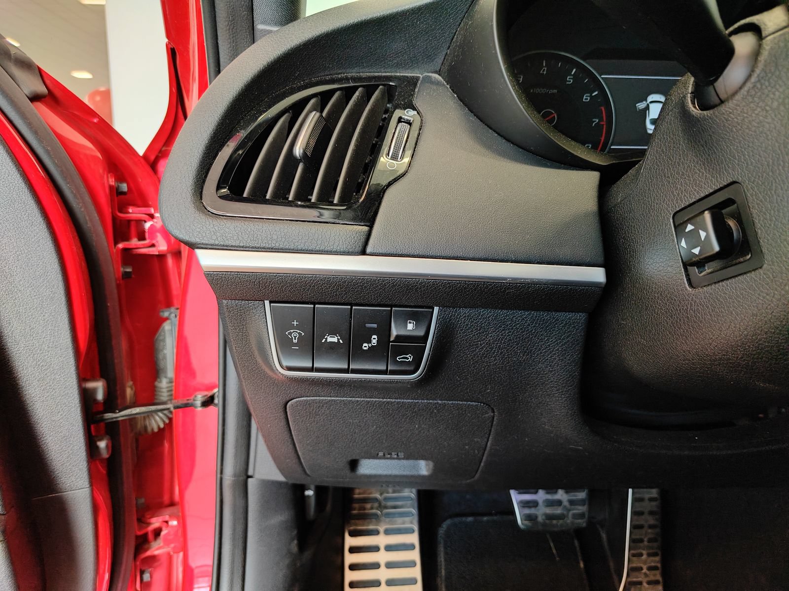 Used 2018 Kia Stinger GT2 RWD image 12