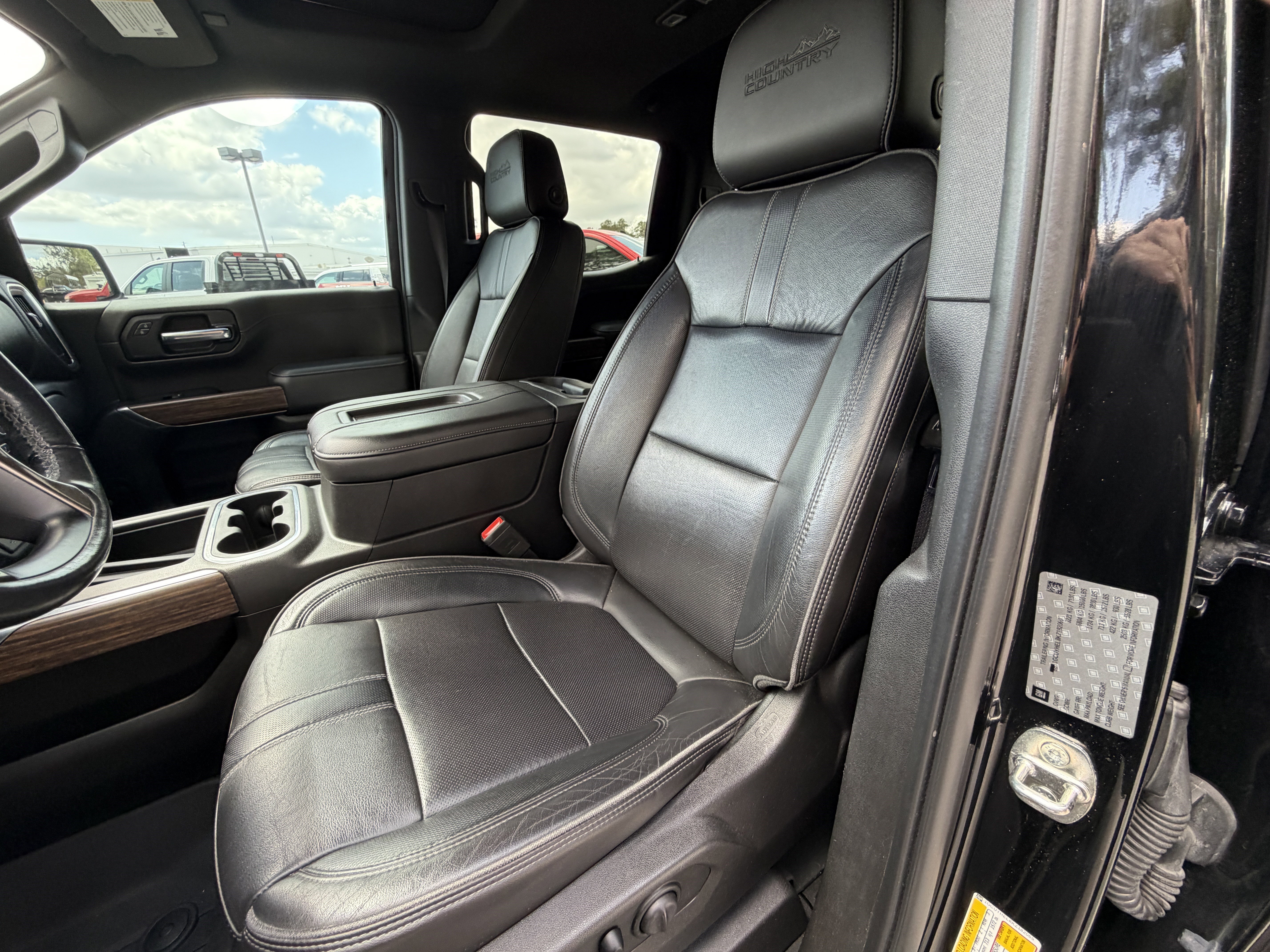 Used 2019 Chevrolet Silverado 1500 High Country w/ Technology Package image 7