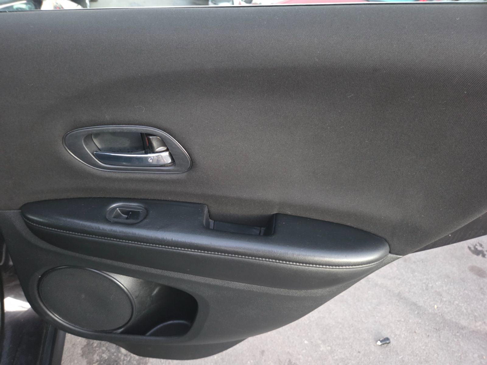 Used 2018 Honda HR-V LX image 11
