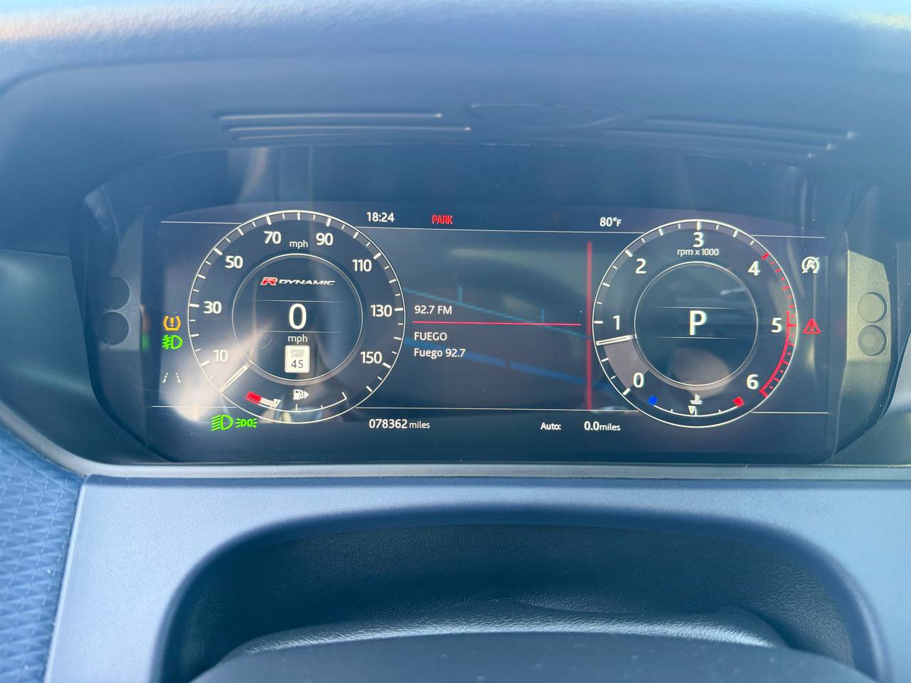Used 2018 Land Rover Range Rover Velar R-Dynamic SE AWD/4WD image 35