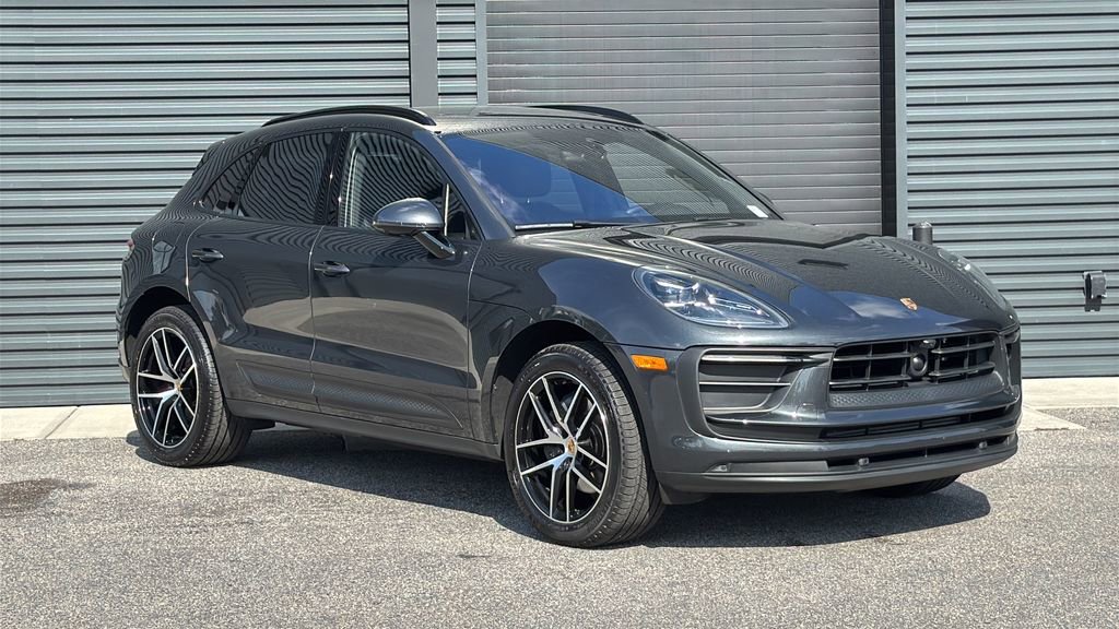 Certified 2025 Porsche Macan image 22