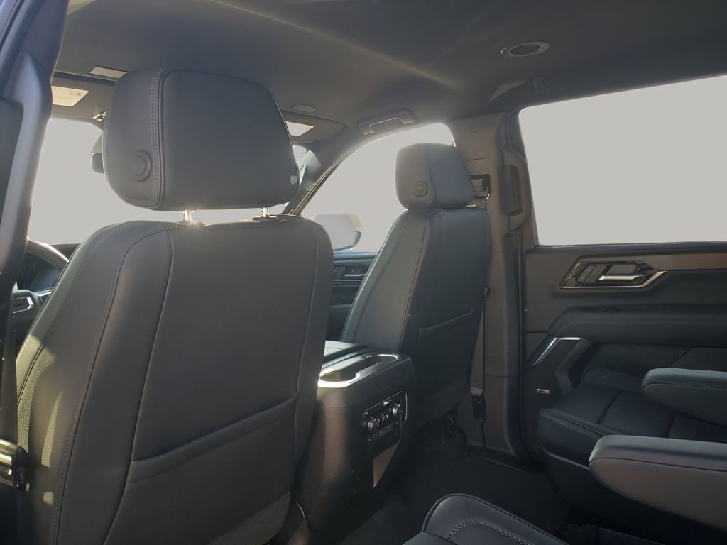 Used 2025 GMC Yukon Denali image 18